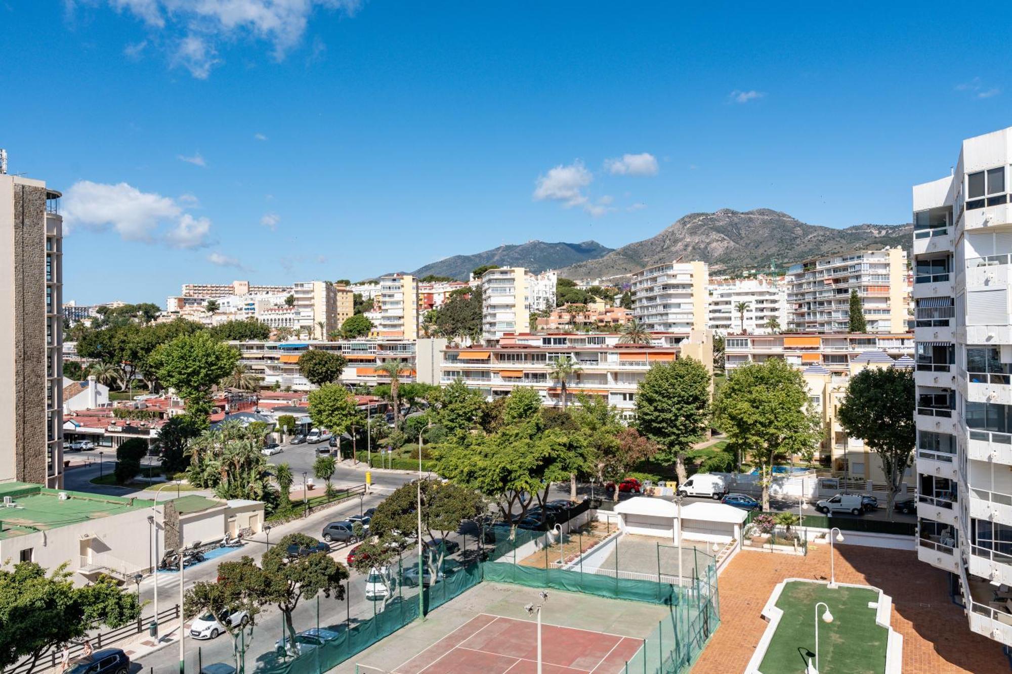 Appartement Tropico Carihuela View & Parking à Torremolinos Extérieur photo