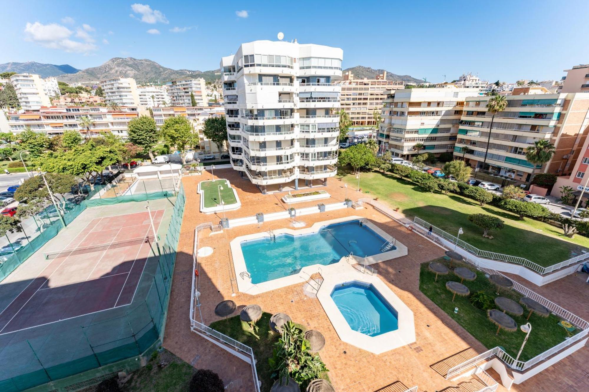 Appartement Tropico Carihuela View & Parking à Torremolinos Extérieur photo