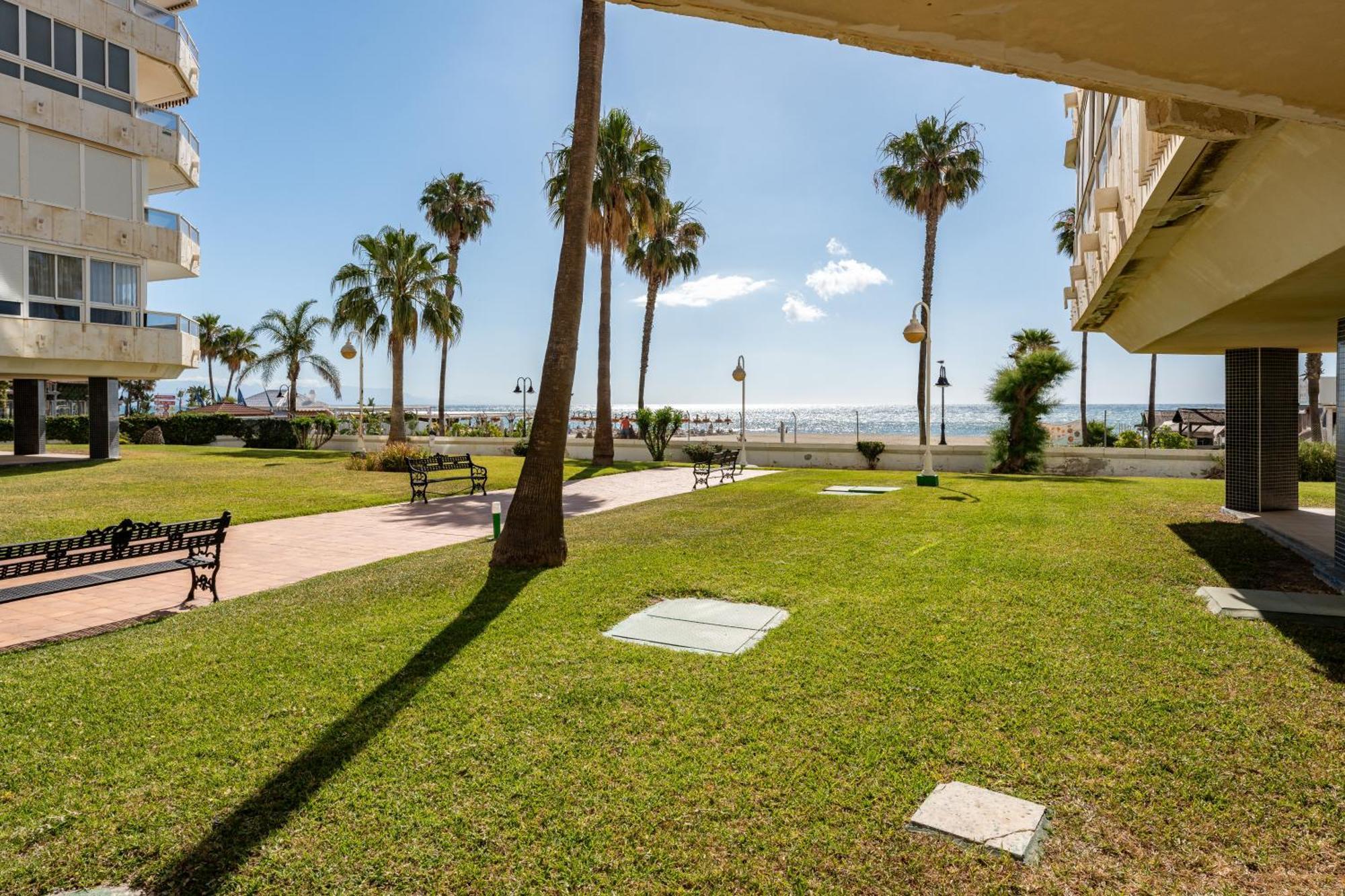 Appartement Tropico Carihuela View & Parking à Torremolinos Extérieur photo